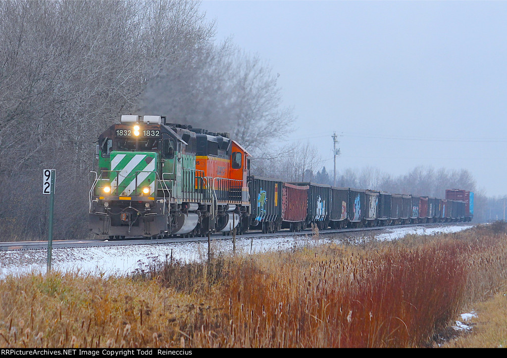 BNSF 1832